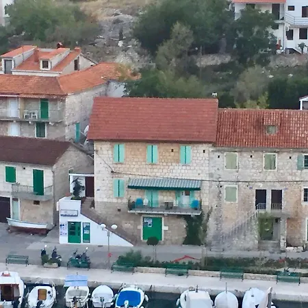 Vinka,stomorska Gæstehus